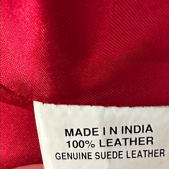 VINTAGE AND NWT🤩 SAGUARO WEST RED WOMENS SUEDE VEST WITH ZIPPER CLOSURE - Picture 10 of 10